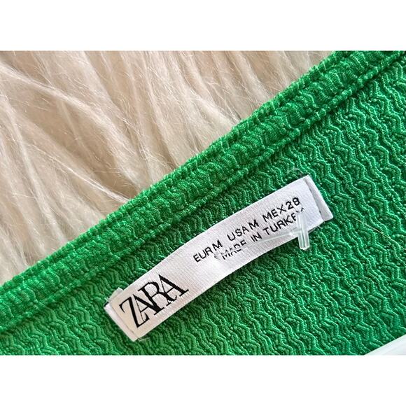 Zara V-Neck Short Sleeve Crop Top with Keyhole Bottom with Tie Green Size Medium - Picture 7 of 10